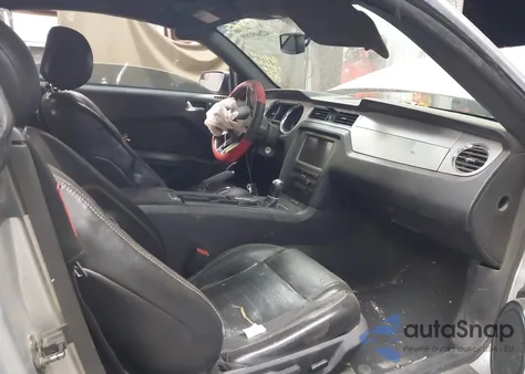 2014 Ford Mustang V6 Premium из США, поврежденный, VIN 1ZVBP8EM3E5285136